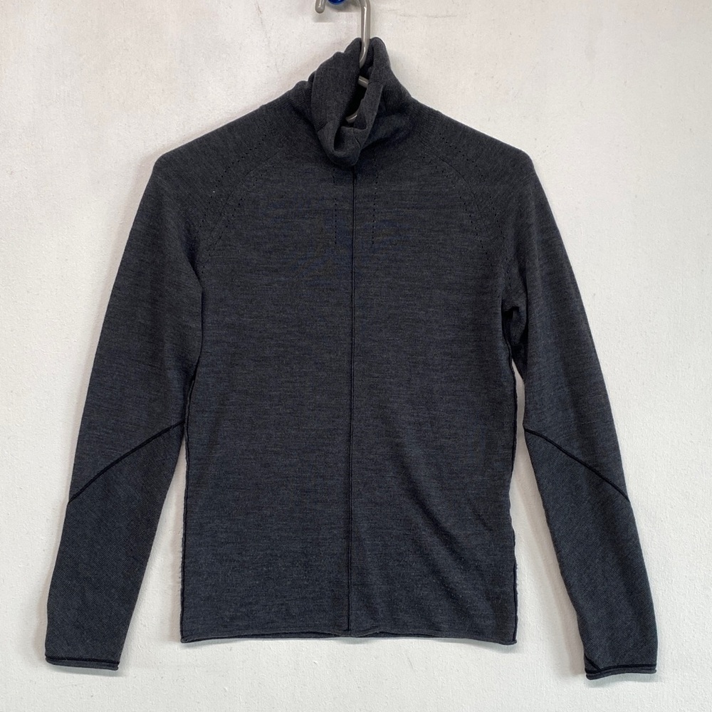 Thin merino wool turtleneck sweater from France no brand Sz Small/Medium